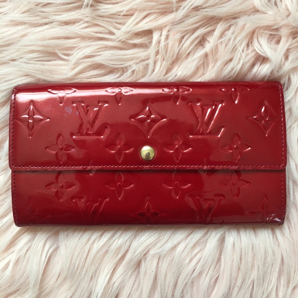 Louis Vuitton Red vernis Sarah wallet